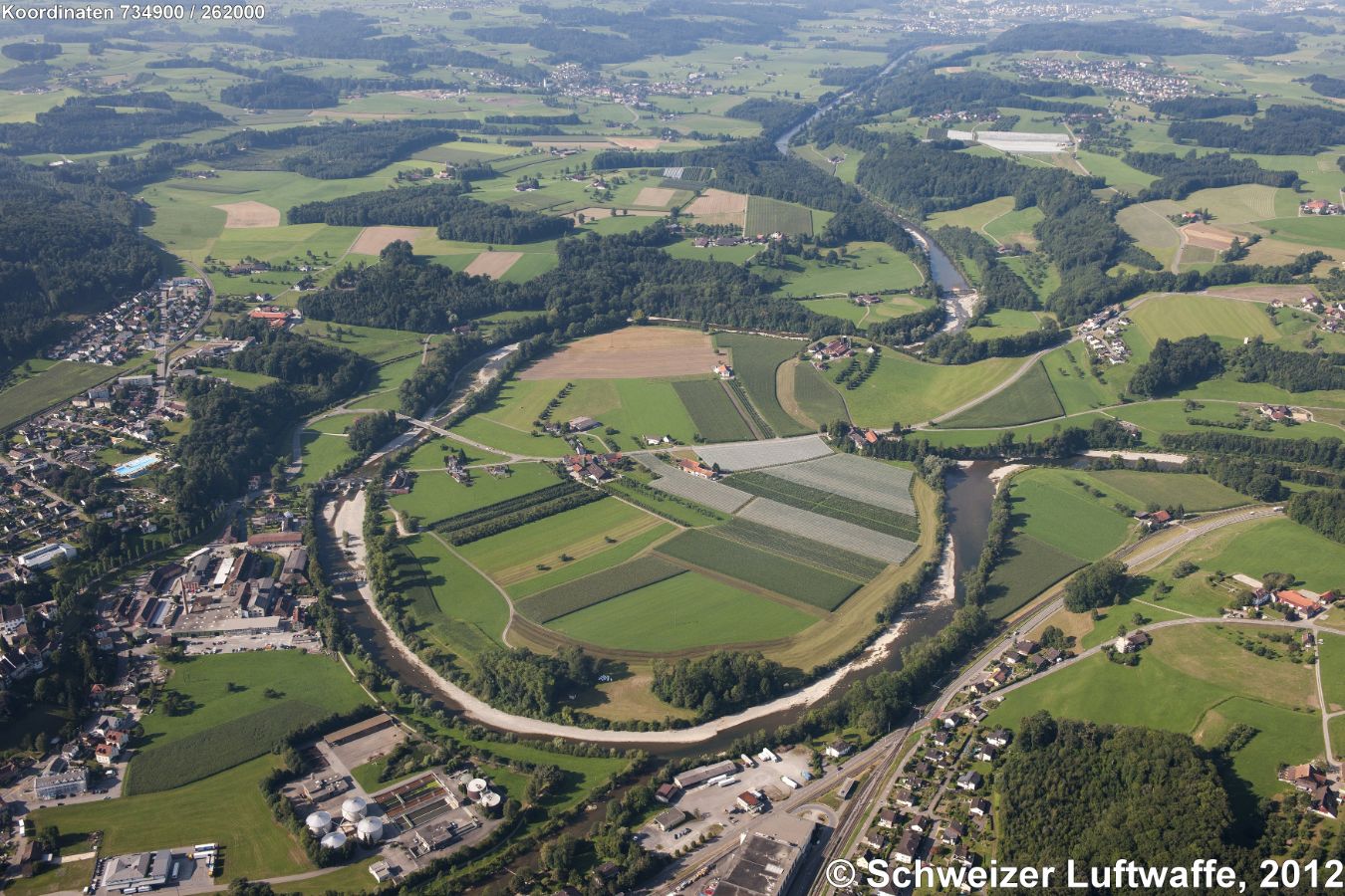 Bischofszell, Blick Richtung W (Weinfelden); unten im Bild: Einmündung der Sitter in die Thur, ARA.
